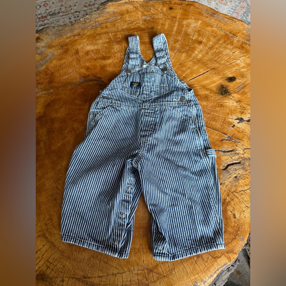 Oshkosh B’gosh 12 month Striped Kids Overalls in good used condition